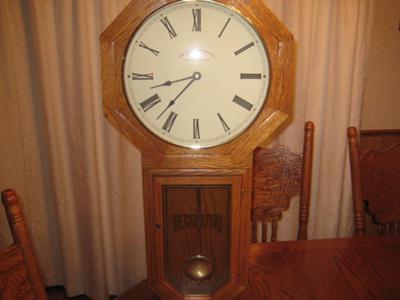 Schoolhoues Clock