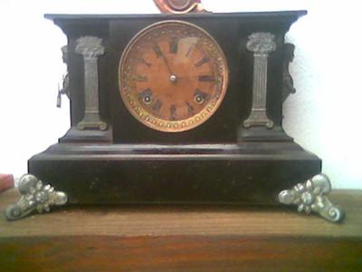 BLACK MANTEL CLOCK