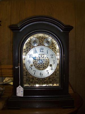 Junghan's Bracket Clock