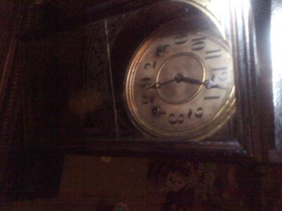 Ingraham clock with crack in glass