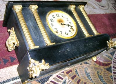 Black mantel clock